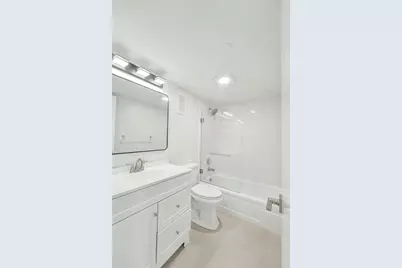 1000 Saint Charles Place #305, Hollywood, FL 33026 - Photo 22