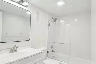 1000 St Charles Pl, Pembroke Pines, FL 33026 - Photo 22