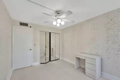 1000 Saint Charles Place #305, Hollywood, FL 33026 - Photo 20