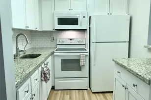 16 Newport Crescent A Unit, Deerfield Beach, FL 33442 - Photo 2