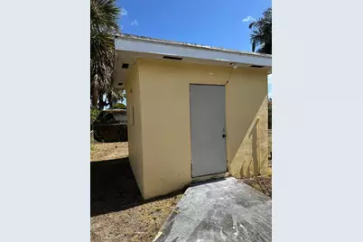 958 W 4th Street, Riviera Beach, FL 33404 - Photo 10