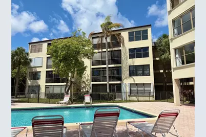 2306 S Cypress Bend Drive #319, Pompano Beach, FL 33069 - Photo 30