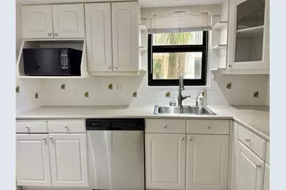 2306 S Cypress Bend Drive #319, Pompano Beach, FL 33069 - Photo 16