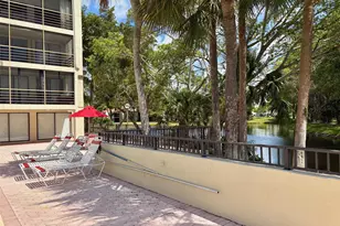 2306 S Cypress Bend Dr, Pompano Beach, FL 33069 - Photo 32