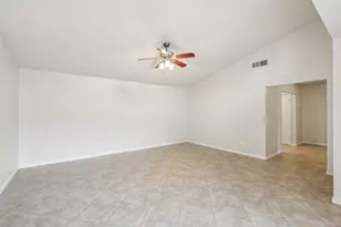 1091 Manor Dr, Lake Worth Beach, FL 33461 - Photo 4