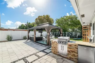 14 NE 29th St, Wilton Manors, FL 33334 - Photo 16