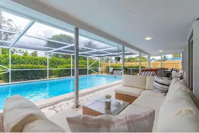 176 SE 27th Place, Boynton Beach, FL 33435 - Photo 2