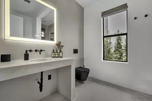 120 NE 25th St, Miami, FL 33137 - Photo 32