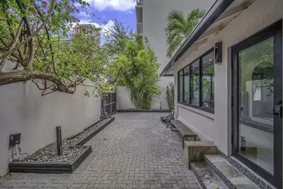 120 NE 25th Street, Miami, FL 33137 - Photo 12
