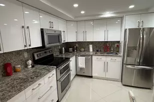 301 174th St, Sunny Isles Beach, FL 33160 - Photo 10