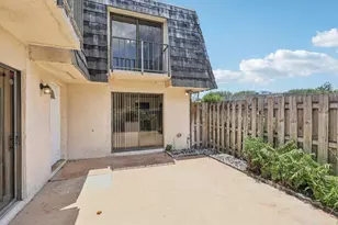 1660 Forest Lakes Cir, West Palm Beach, FL 33406 - Photo 2