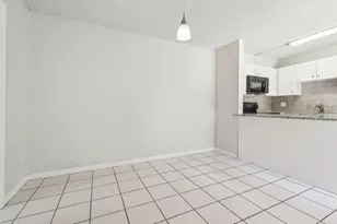 1660 Forest Lakes Cir, West Palm Beach, FL 33406 - Photo 10