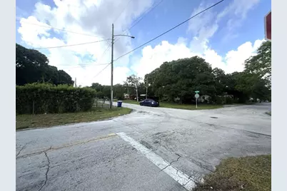 314 N 21st Street, Fort Pierce, FL 34950 - Photo 6