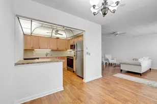 267 Wellington J, West Palm Beach, FL 33417 - Photo 4