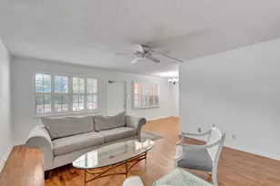 267 Wellington J, West Palm Beach, FL 33417 - Photo 4