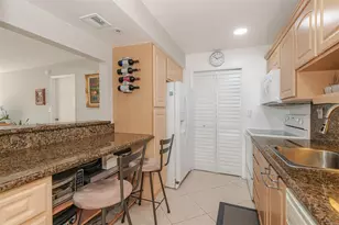 230 Lakeview Dr, Weston, FL 33326 - Photo 10