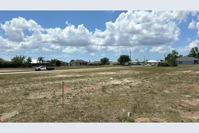 537 NW 15 Terrace, Cape Coral, FL 33993 - Photo 6