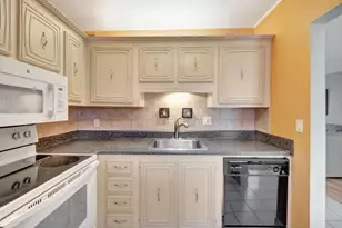 2841 Somerset Dr, Lauderdale Lakes, FL 33311 - Photo 10