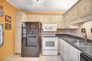 2841 Somerset Dr, Lauderdale Lakes, FL 33311 - Photo 30