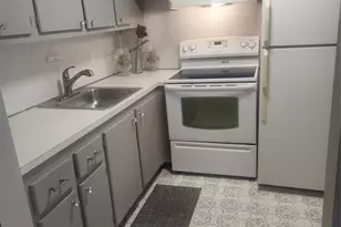 194 Newport L Unit, Deerfield Beach, FL 33442 - Photo 4