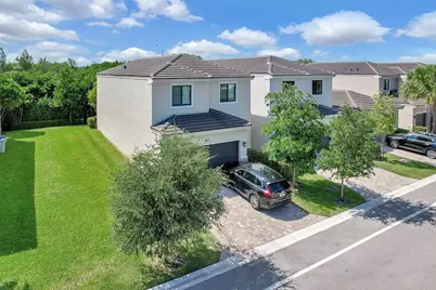 453 NW 36th Avenue, Pompano Beach, FL 33069 - Photo 1