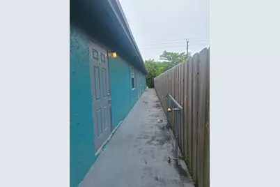 1026 NW 8th Avenue, Fort Lauderdale, FL 33311 - Photo 2