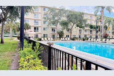 2108 S Cypress Bend Drive #306, Pompano Beach, FL 33069 - Photo 10