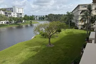 2108 S Cypress Bend Dr, Pompano Beach, FL 33069 - Photo 24