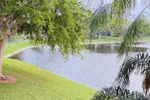 2108 S Cypress Bend Dr, Pompano Beach, FL 33069 - Photo 4