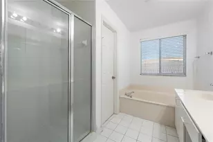 10772 SW 14th Pl, Davie, FL 33324 - Photo 16