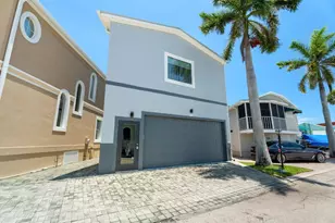 392 Nettles Blvd, Jensen Beach, FL 34957 - Photo 2