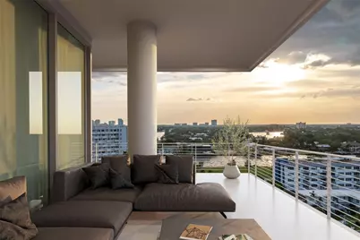 527 Orton Avenue #902B, Fort Lauderdale, FL 33304 - Photo 2