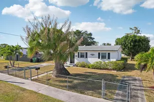 10761 SW 149th St, Miami, FL 33176 - Photo 32