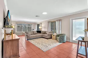 1311 NE 42nd St, Oakland Park, FL 33334 - Photo 12