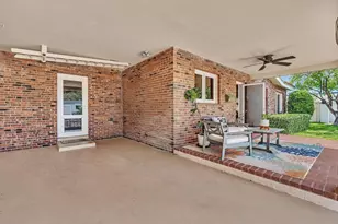 1311 NE 42nd St, Oakland Park, FL 33334 - Photo 8