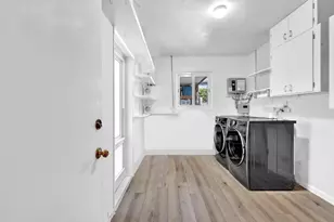 1311 NE 42nd St, Oakland Park, FL 33334 - Photo 24