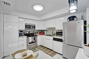 18041 SE Biscayne Blvd Unit, Aventura, FL 33160 - Photo 12