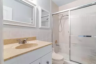 15600 NE 6th Ave, Miami, FL 33162 - Photo 12