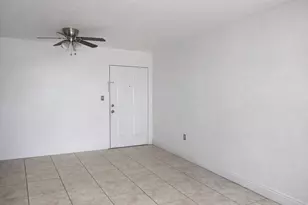 8185 NW 7th St, Miami, FL 33126 - Photo 12