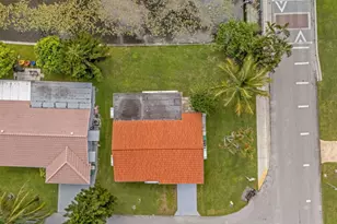 4922 NW 52nd St, Tamarac, FL 33319 - Photo 24