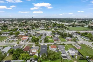 5250 SW 18th St, West Park, FL 33023 - Photo 32