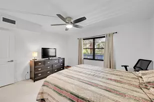 2804 Victoria Way, Coconut Creek, FL 33066 - Photo 20