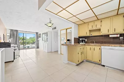 7100 NW 17th Street #218, Plantation, FL 33313 - Photo 2