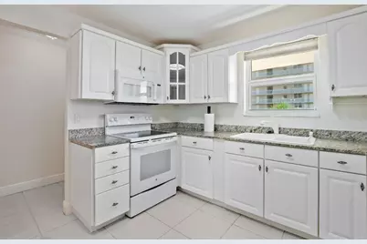 1051 Hillsboro Mile #305E, Pompano Beach, FL 33062 - Photo 12