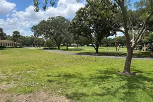 867 Cortez Ave, The Villages, FL 32159 - Photo 4