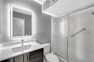 10433 Sunrise Lakes Blvd, Sunrise, FL 33322 - Photo 34