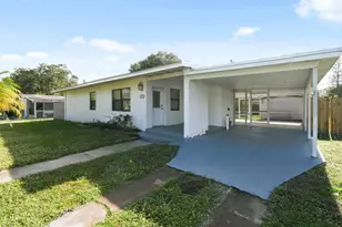 140 SE Serenata Ct, Port Saint Lucie, FL 34983 - Photo 2