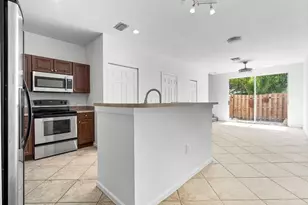 8244 Prestige Commons Dr, Tamarac, FL 33321 - Photo 6