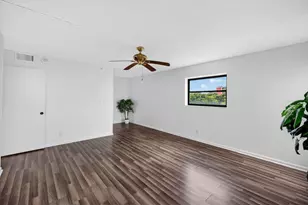 2112 S Cypress Bend Dr, Pompano Beach, FL 33069 - Photo 16