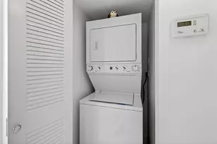 2112 S Cypress Bend Dr, Pompano Beach, FL 33069 - Photo 32